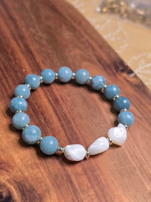 Chalcedony and Gold Bracelet
